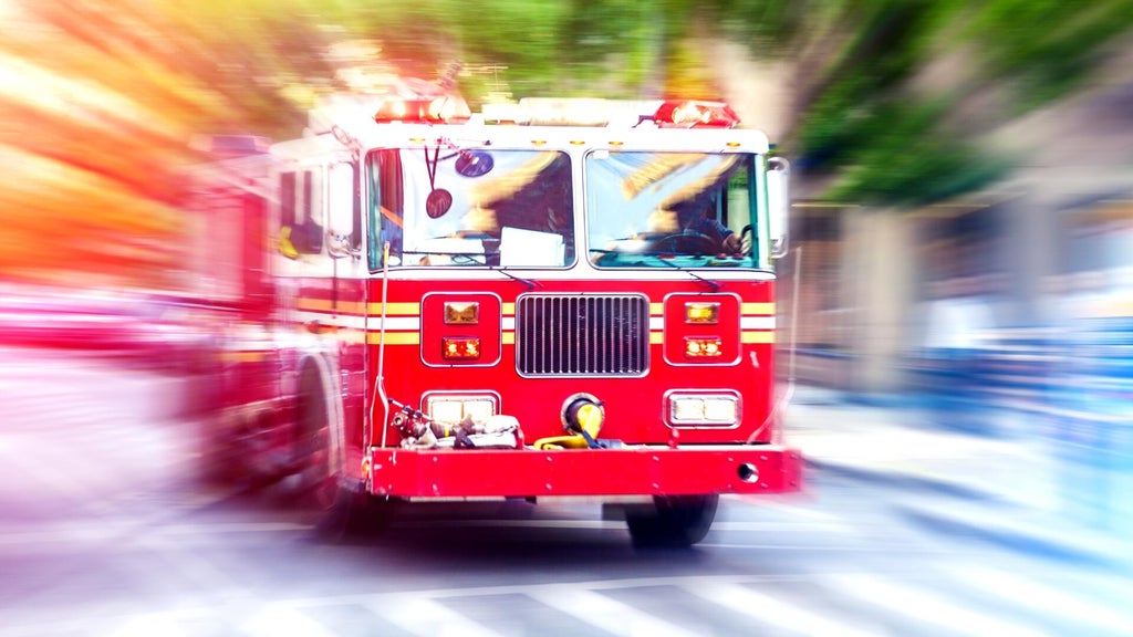 Miami high-rise balcony fire displaces man, dogs — CBS Miami, Jupiter Health news