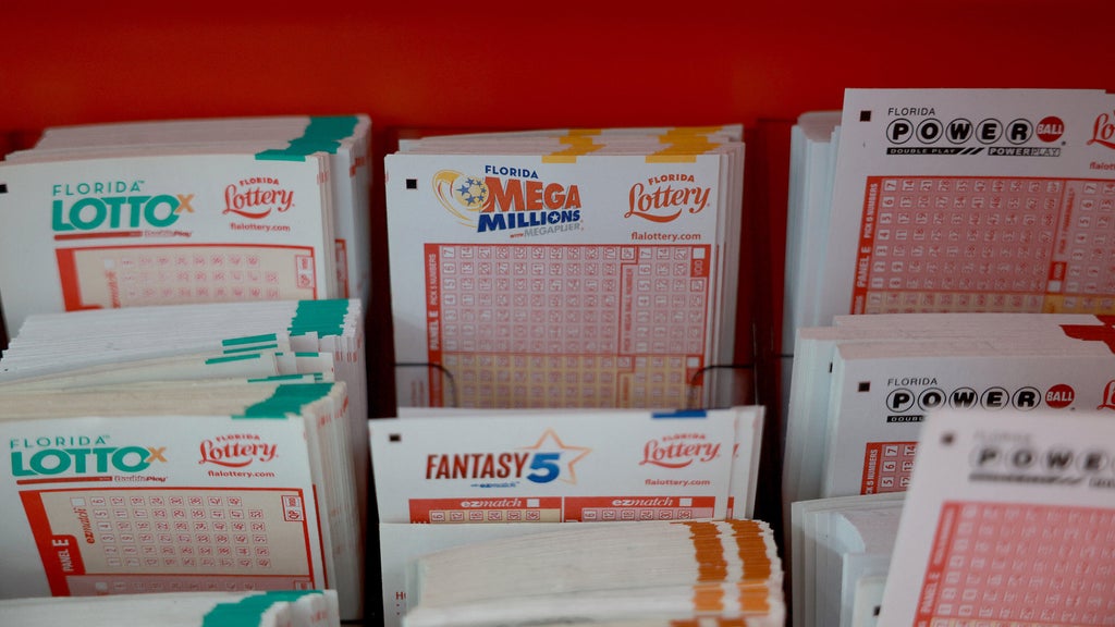 Florida postal employee arrested for stealing winning lottery ticket from mail, cashing it in — CBS Miami, Jupiter Real Estate news