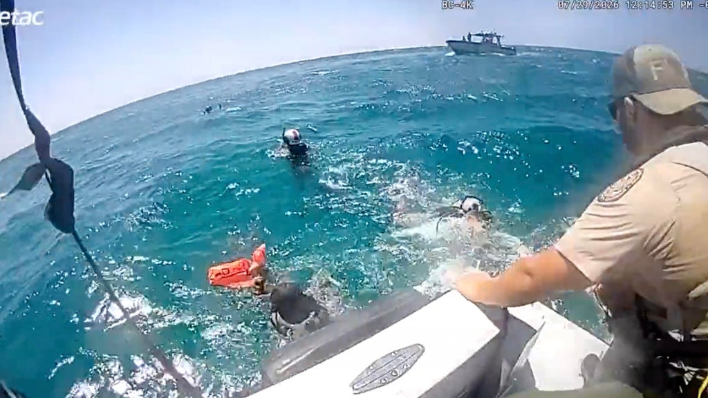 Video shows rescue of missing divers in Florida Keys after getting separated from boat — CBS Miami, Jupiter Government news