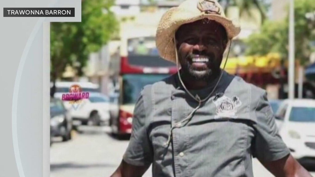 One year after he was killed, loved ones honor Miami community leader Dwight Wells' advocacy — CBS Miami, Jupiter Community news
