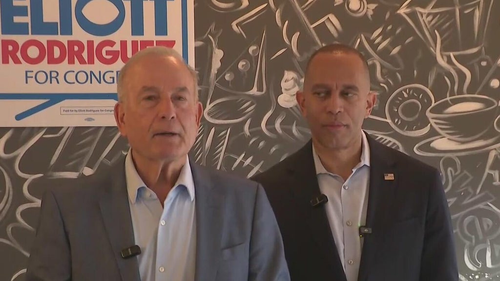 House Minority Leader Jeffries joins Florida District 27 candidate Eliott Rodriguez in Pinecrest — CBS Miami, Jupiter Community news