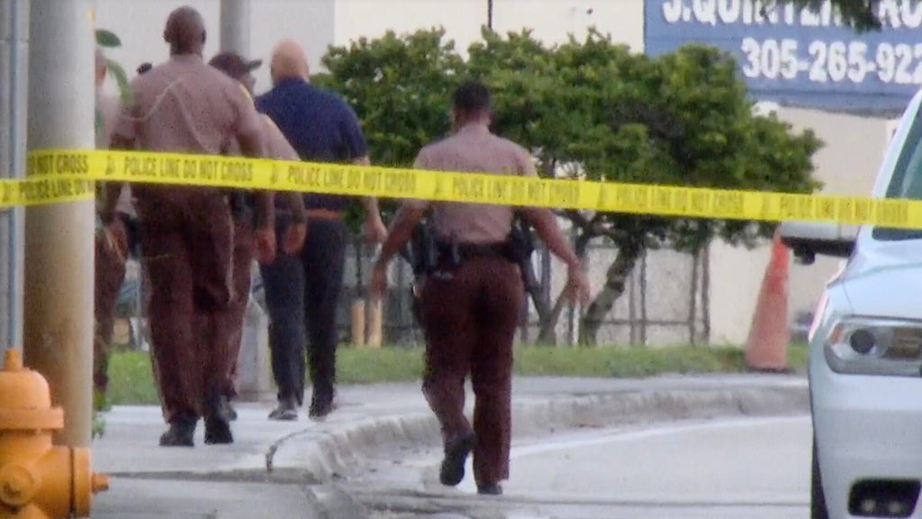 Driver found with gunshot wound after Northwest Miami-Dade crash, deputies say — CBS Miami, Jupiter Community news