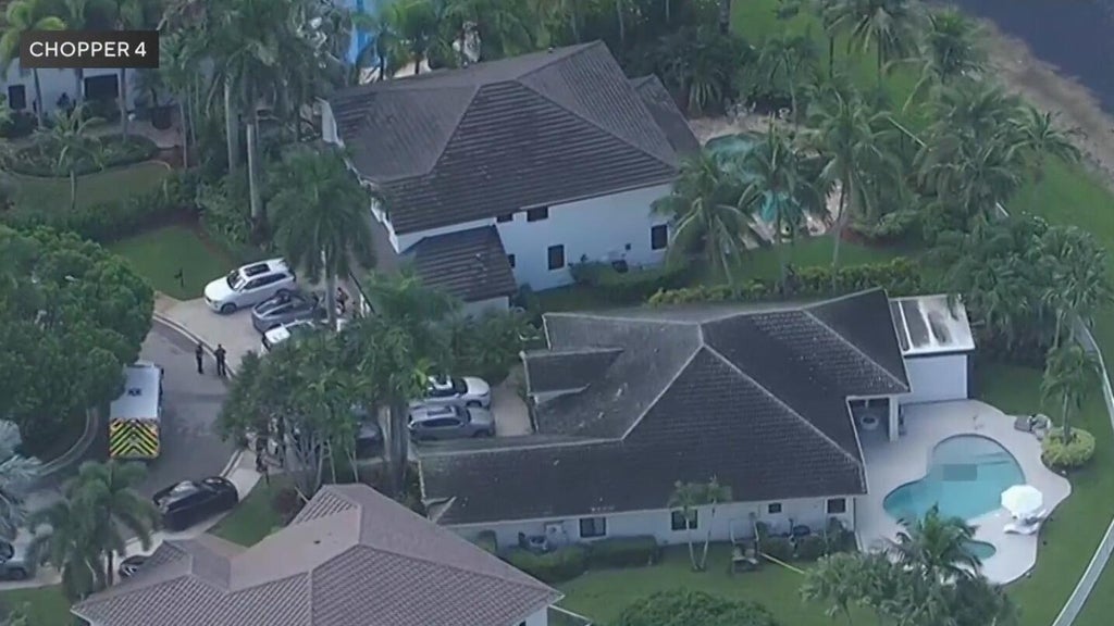 Body found floating in Weston swimming pool, BSO says — CBS Miami, Jupiter Sports news