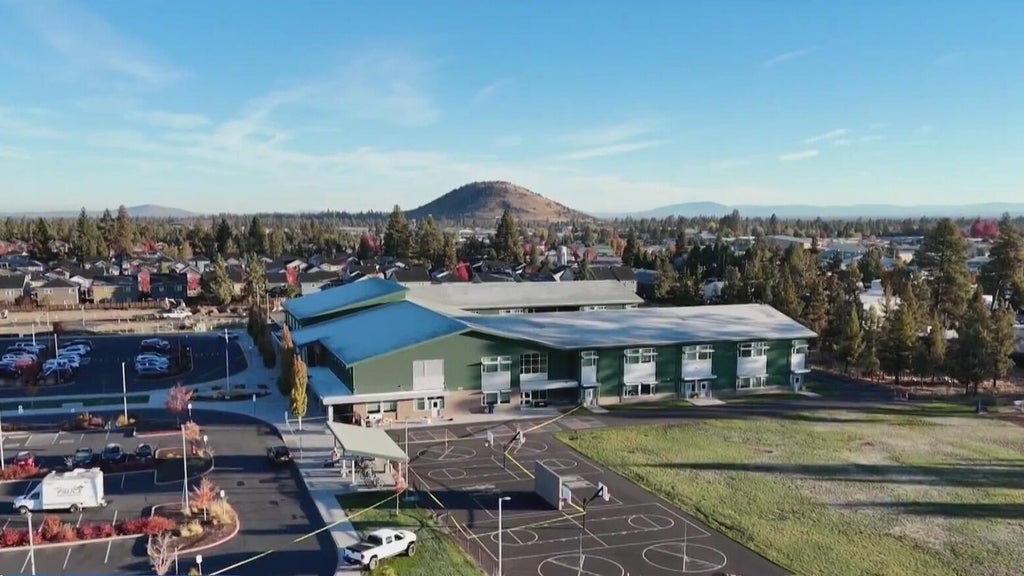 Memorial grows after school shooting in Bend, Oregon — CBS Miami, Jupiter Schools news
