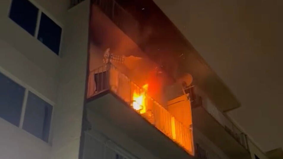 Miami apartment fire displaces 15 residents, two transported with smoke inhalation, officials say — Jupiter Health news