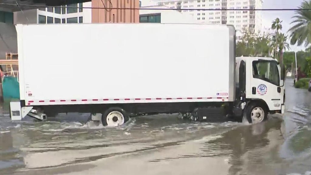 Flooding takes place in Fort Lauderdale neighborhoods as king tides peak Tuesday — Jupiter Business news