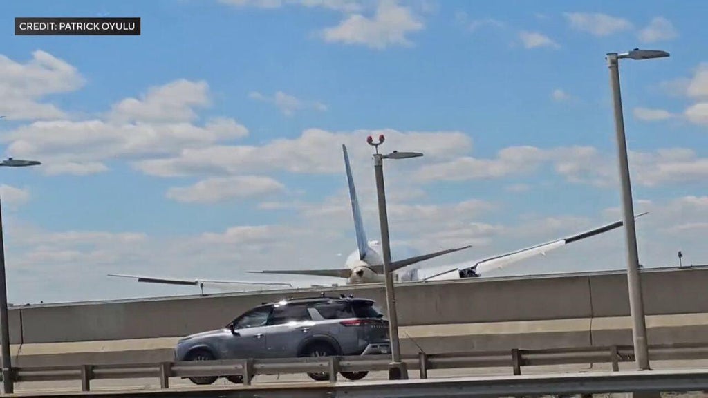 Video shows United flight strike truck on New Jersey Turnpike before landing at Newark Liberty Airport — CBS Miami, Jupiter Technology news