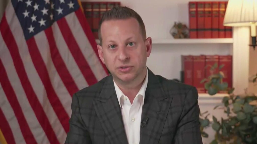 Congressman Jared Moskowitz said a man was arrested in Boca Raton for threatening his life — CBS Miami, Jupiter Community news