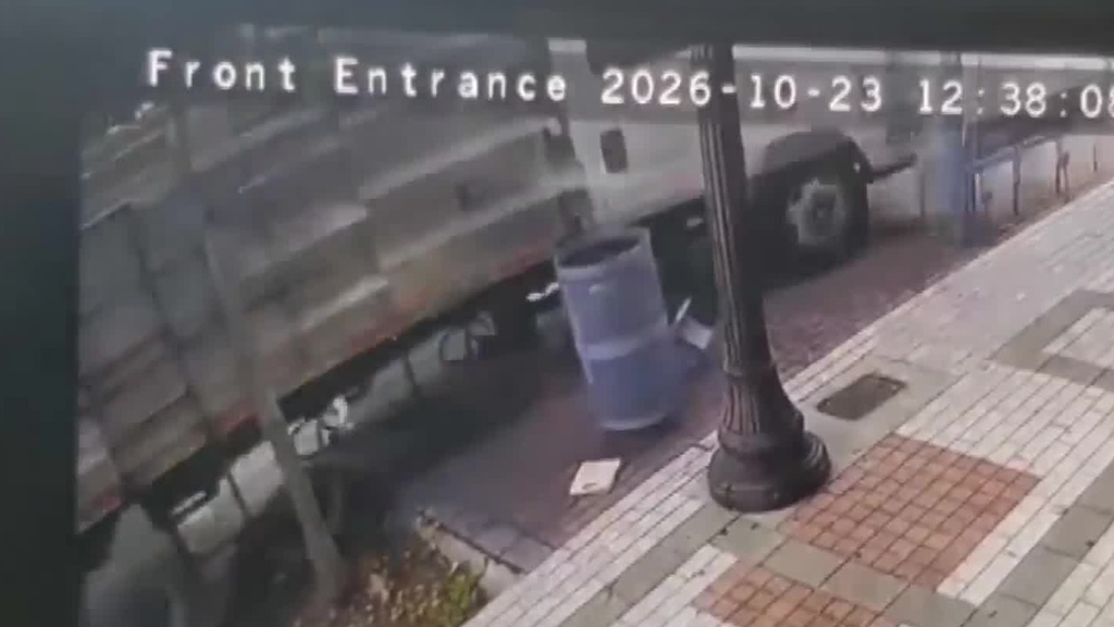 Landscaping truck crashes into bus bench, 3 North Miami businesses, sending 2 passengers to the hospital — CBS Miami, Jupiter Real Estate news