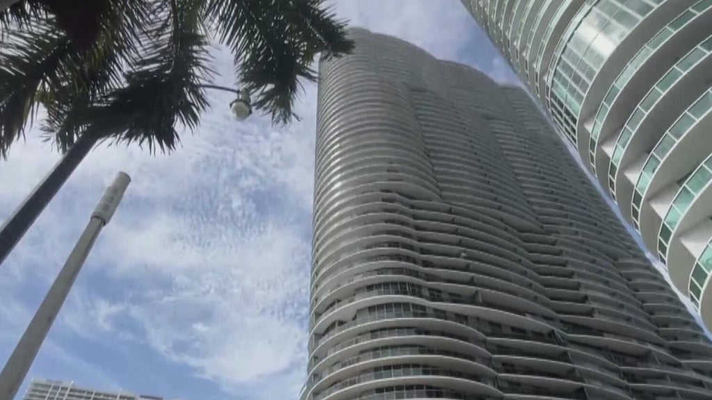 Fire breaks out on balcony of Edgewater high-rise displacing man, dogs — CBS Miami, Jupiter Community news