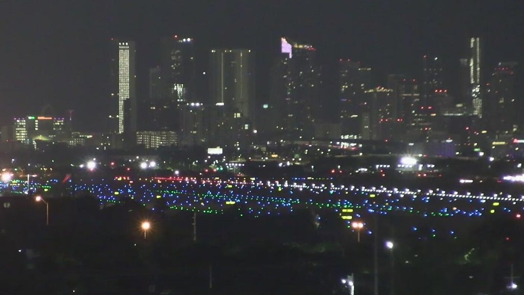 Flight lands at MIA after multiple passengers injured by turbulence, MDFR says — CBS Miami, Jupiter Health news