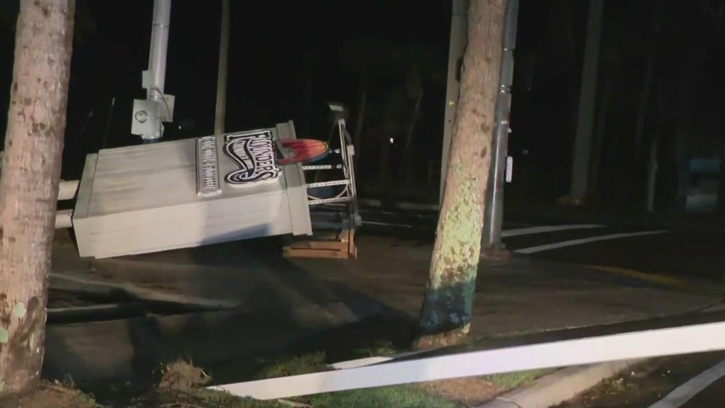 Isaias makes landfall near Destin as Category 2 hurricane — CBS Miami, Jupiter Community news