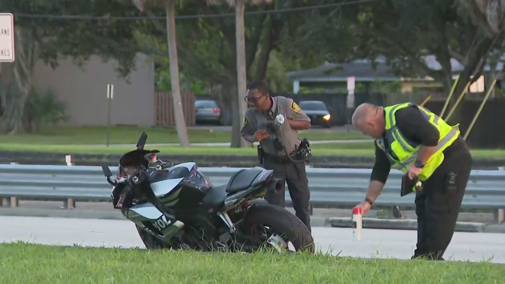 1 dead, 1 injured in motorcycle crash on Sunrise Boulevard near Florida's Turnpike, authorities say — CBS Miami, Jupiter Health news