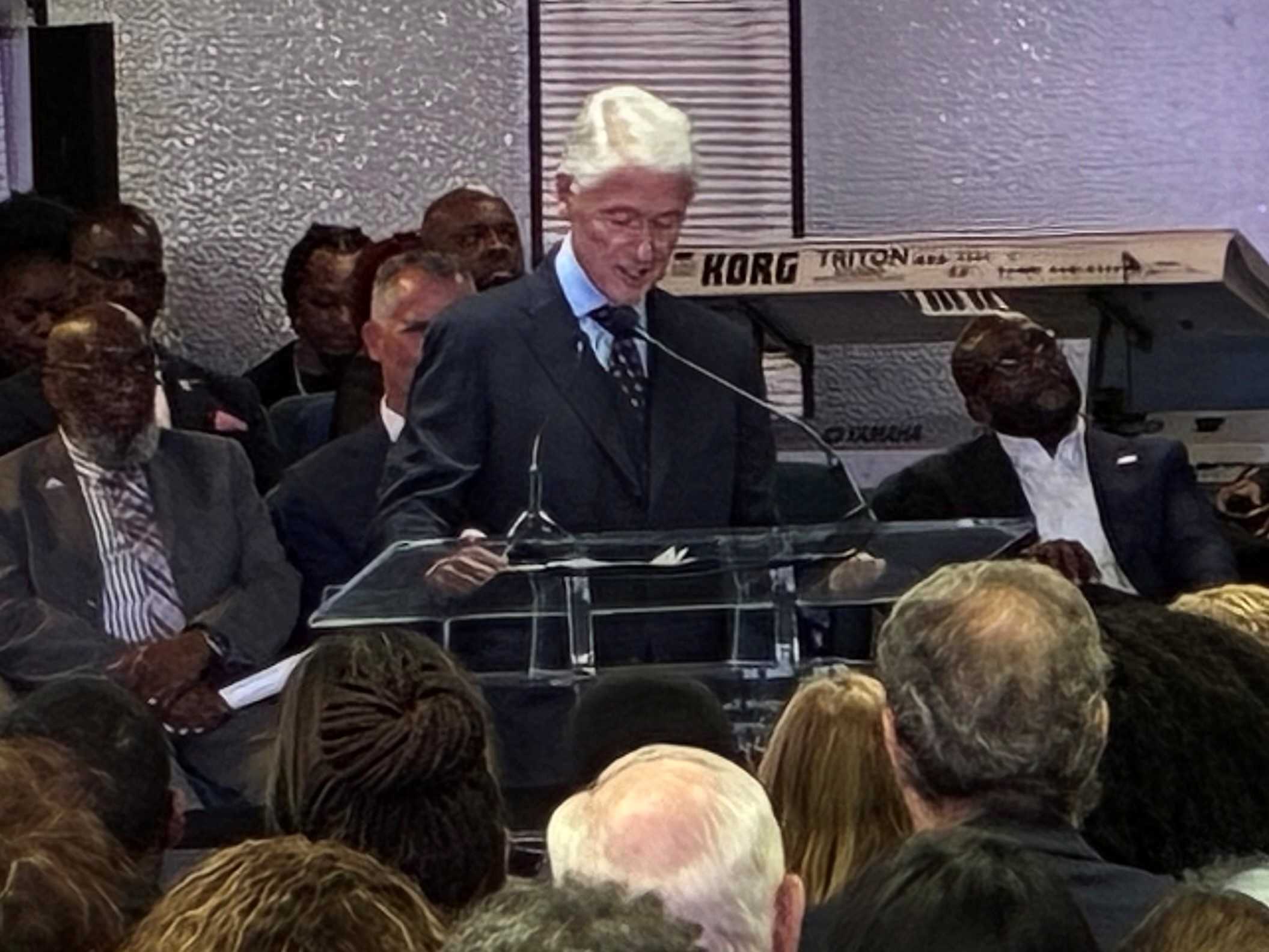 Former President Bill Clinton joins David Jolly at Pembroke Pines campaign event — WPBF West Palm Beach