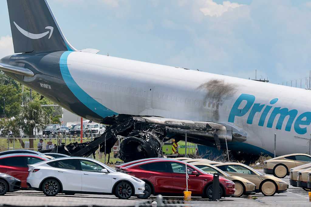 Amazon suspends use of 21 Air, the cargo carrier whose plane careened off Miami runway and killed 5 — WPBF West Palm Beach