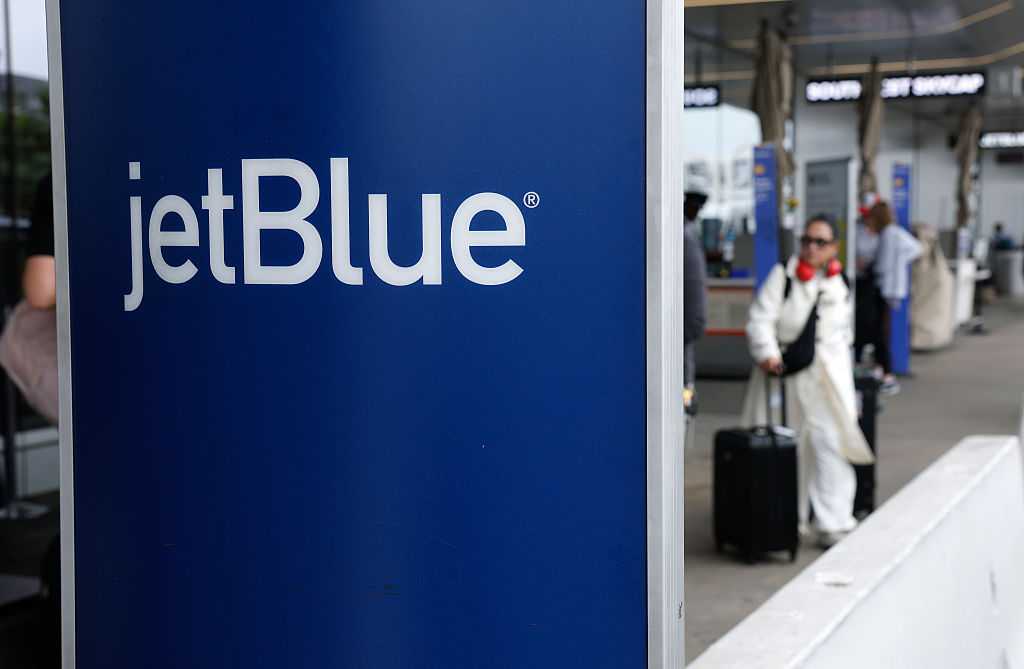 JetBlue airplane at Fort Lauderdale airport
