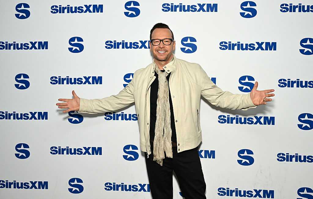 'God covered us': Actor, singer recounts intense moments after plane skids off runway  — WPBF Entertainment Palm Beach, Jupiter Arts news