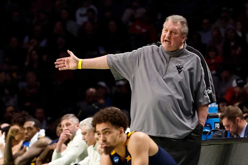 Hall of Fame basketball coach Bob Huggins has a 'progressive cognitive condition,' family says — WPBF Sports Palm Beach