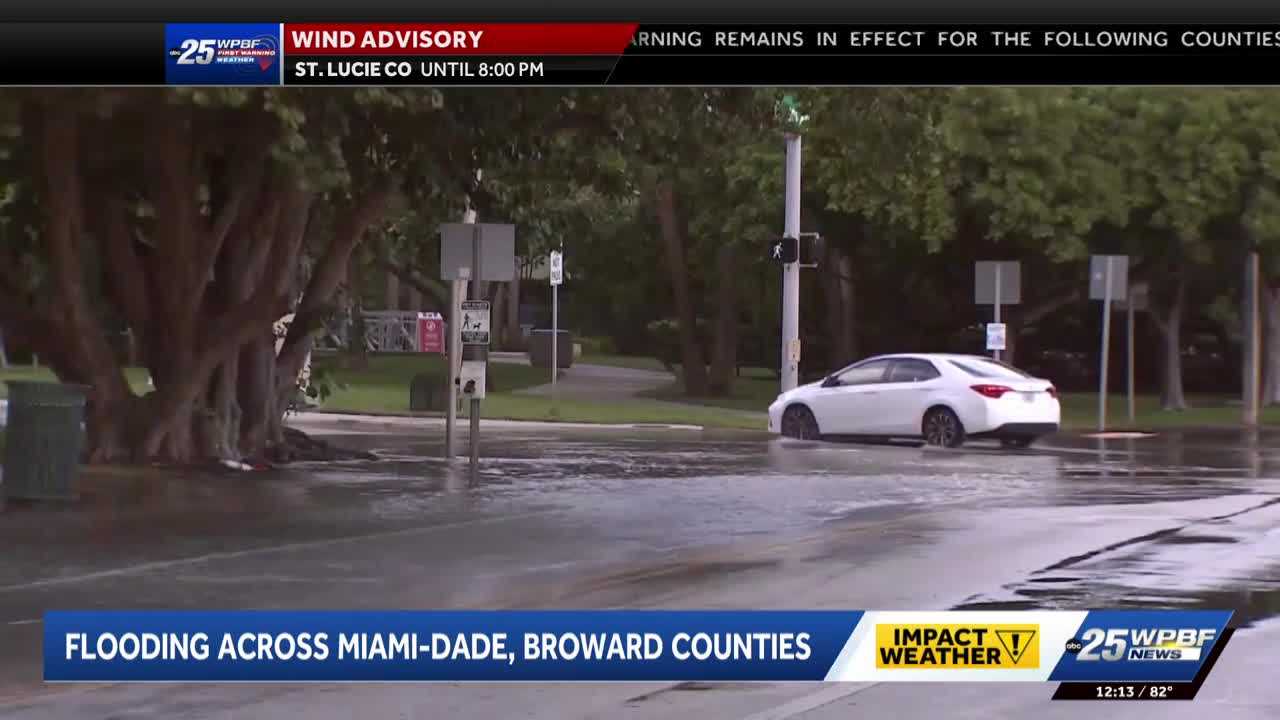 Coastal flooding hits Miami-Dade and Broward as businesses in Hollywood Beach pile up sandbags — WPBF West Palm Beach, Jupiter Business news